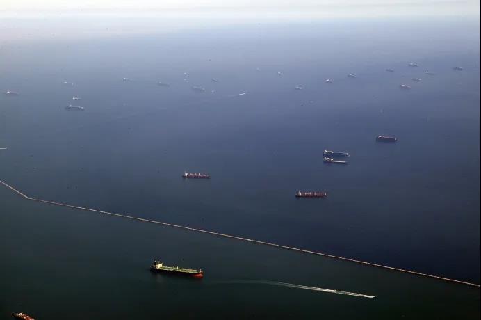 進口激增，數(shù)十艘船舶待泊！加劇LA-LB擁堵；強勁勢頭至少延續(xù)至7月份