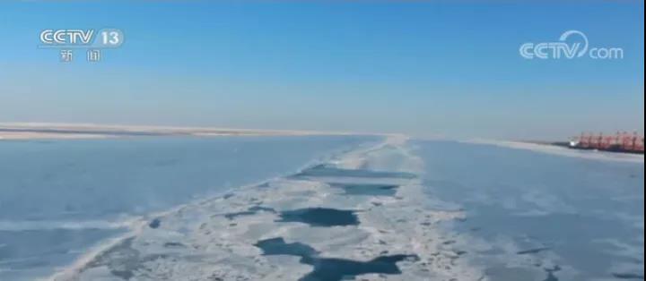 環(huán)渤海港口，海冰困住了227艘煤炭船！