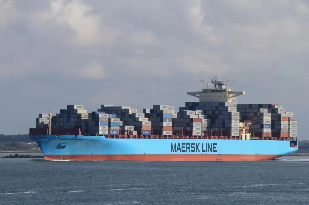 搶訂一空！英國最低1.6萬$！2月船公司加征美線1000美元GRI，溢價(jià)附加費(fèi)使運(yùn)費(fèi)創(chuàng)下新高！