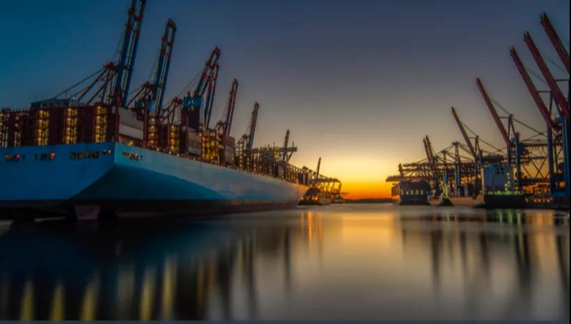 搶訂一空！英國最低1.6萬$！2月船公司加征美線1000美元GRI，溢價(jià)附加費(fèi)使運(yùn)費(fèi)創(chuàng)下新高！