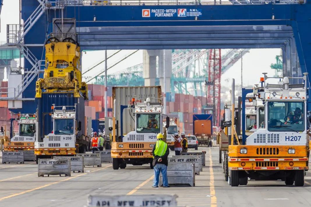 美國集裝箱貨物進口量創(chuàng)紀錄，將迎史上最繁忙1月，拜登上任會進一步刺激需求嗎？