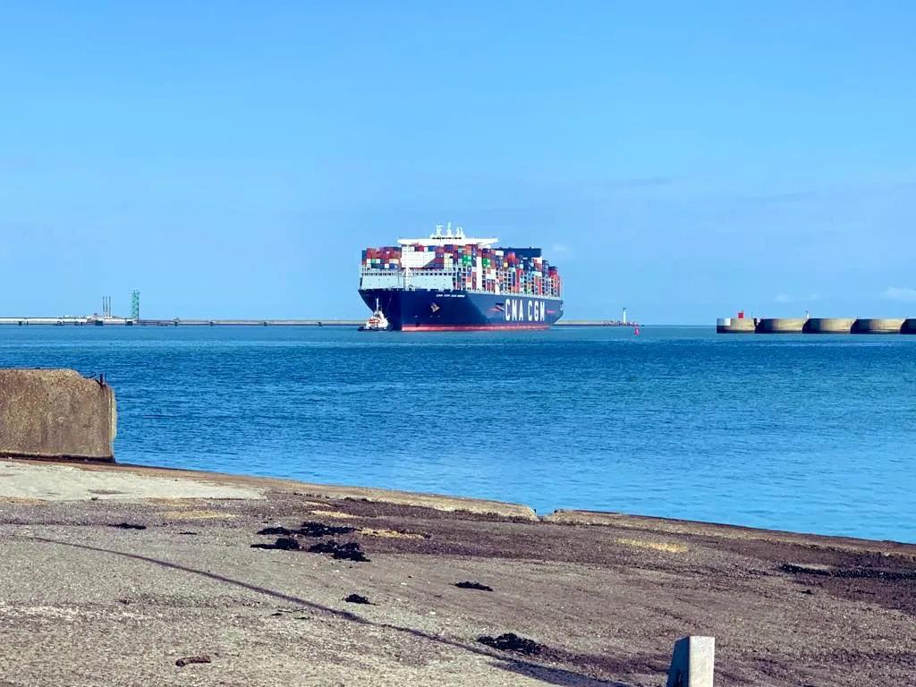 今年春節(jié)船公司停航明顯減少 對(duì)貨主來(lái)說(shuō)是件好事？