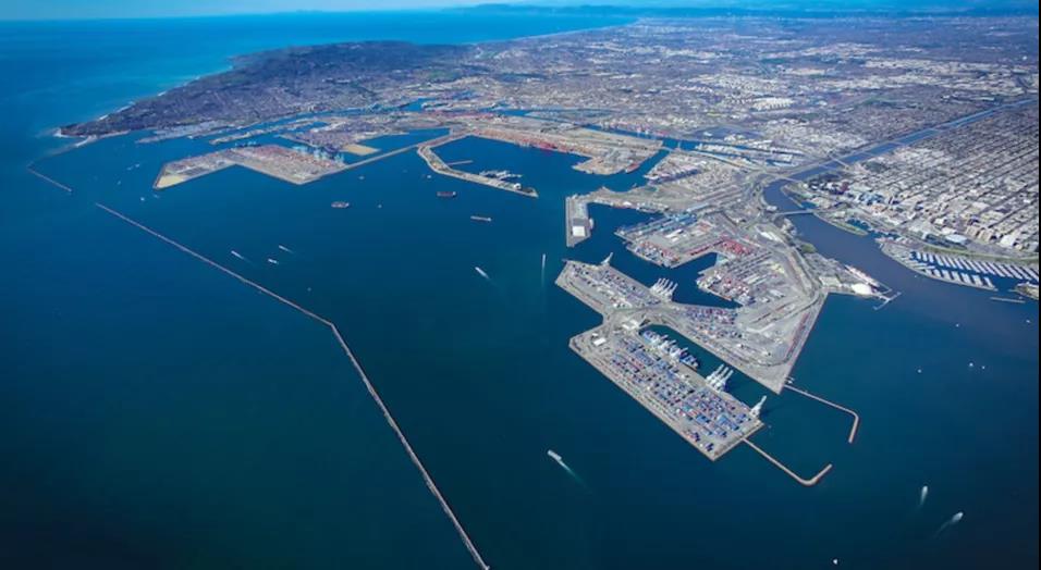 洛杉磯和長灘港的船舶?？繑?shù)量跌至40年來最低點(diǎn)