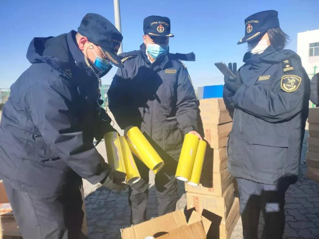 偽報(bào)72噸“炸藥”的3個(gè)集裝箱正準(zhǔn)備出運(yùn)被海關(guān)截獲！貨代貨主誰之過？