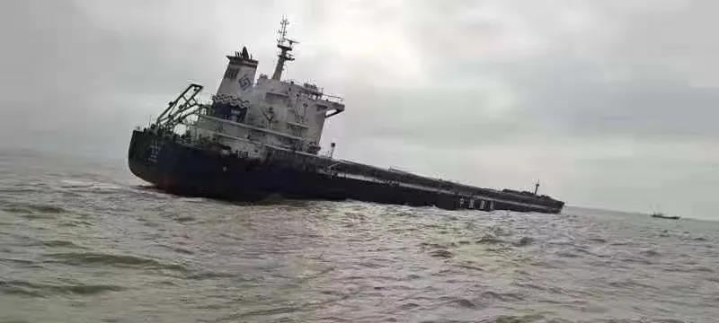 突發(fā)！“國電15”觸碰暗礁擱淺