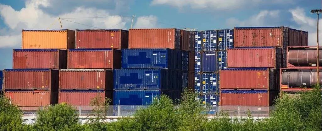 西非大港異常擁堵！貨物到港面臨超過30天的延誤，碼頭亂成一鍋粥