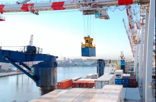 歐地運價飆升后將繼續(xù)上漲，船公司繼續(xù)薅羊毛！美西大擁堵，長灘港20艘船排隊等待卸貨