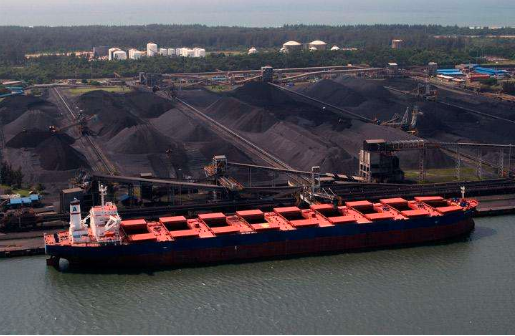 澳媒：在中國的煤炭船開始卸貨了！