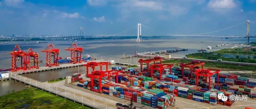 天價運費和缺柜之下，印度開始監(jiān)管運費，提出全包運費外不得征收任何費用，遭抨擊和質(zhì)疑