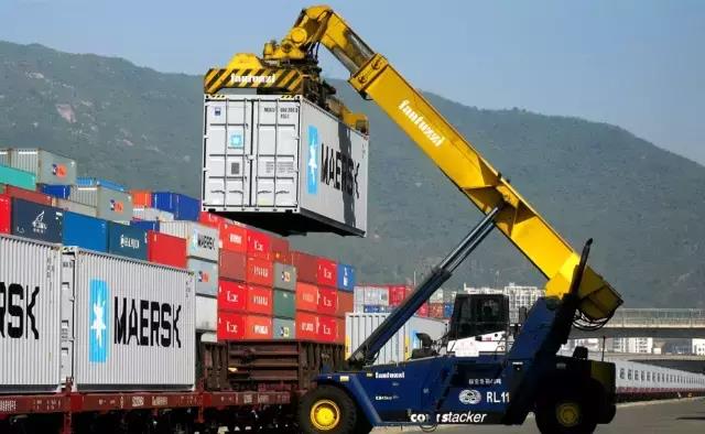 船公司限重？港區(qū)限重？航線限重？如何處理集裝箱超重問題？