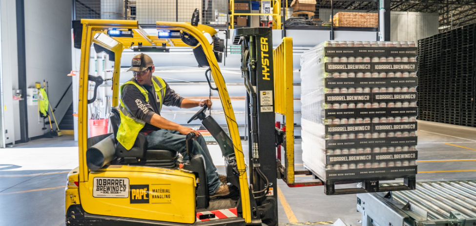 貨柜荒？！船公司故意抬高運(yùn)價(jià)？港口擁堵癱瘓箱子只進(jìn)不出！貨滿為患且訂且珍惜