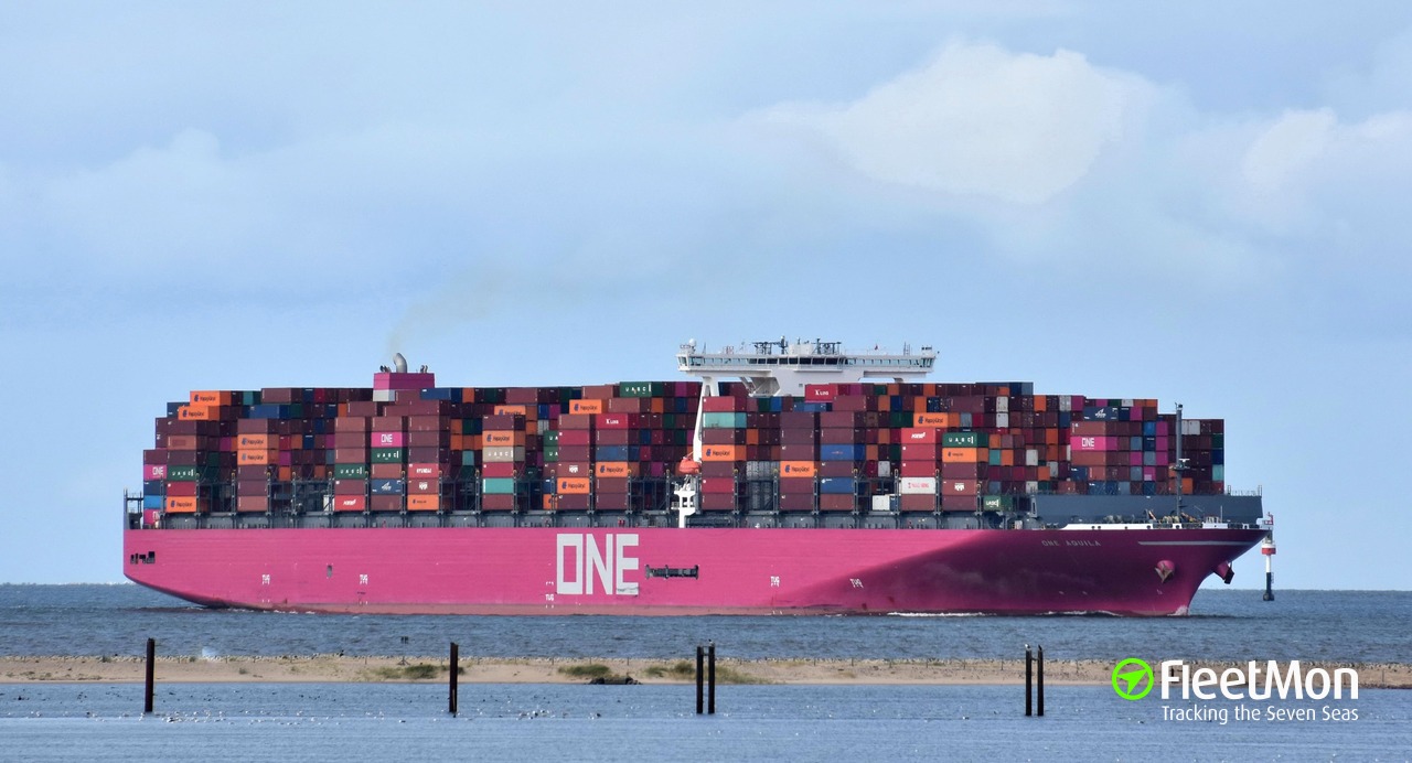 事故丨至少100個(gè)集裝箱落水！ONE一艘大型集裝箱船遭遇惡劣天氣，有掛靠國(guó)內(nèi)港口