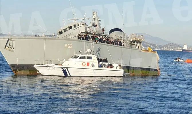 馬士基集裝箱船將希臘軍艦撞成兩截！