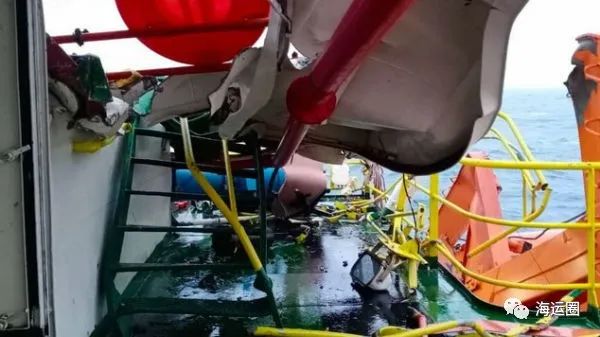突發(fā)！馬來(lái)西亞一海工船沉沒(méi)，超百名船員跳海，一人不幸遇難……