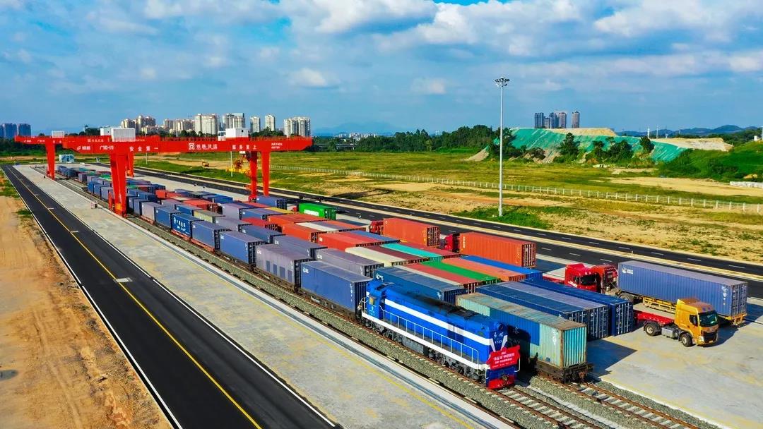 中國外運開行“深圳—布達(dá)佩斯”國際物流新線，“灣區(qū)號”中歐班列跑出“加速度”